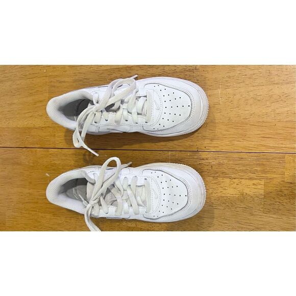 Nike Unisex Kids Lace Up Low Top Air Force 1 PS Sneaker Shoes White Size 12 - Picture 2 of 11